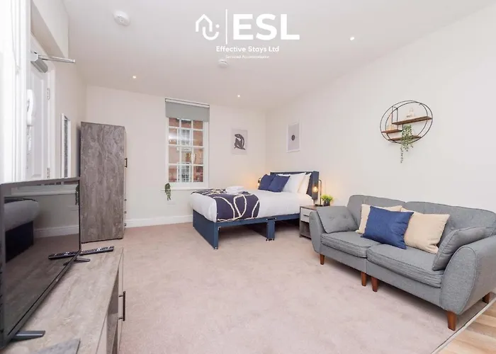 Studio 1, First Floor Town Centre Apartment